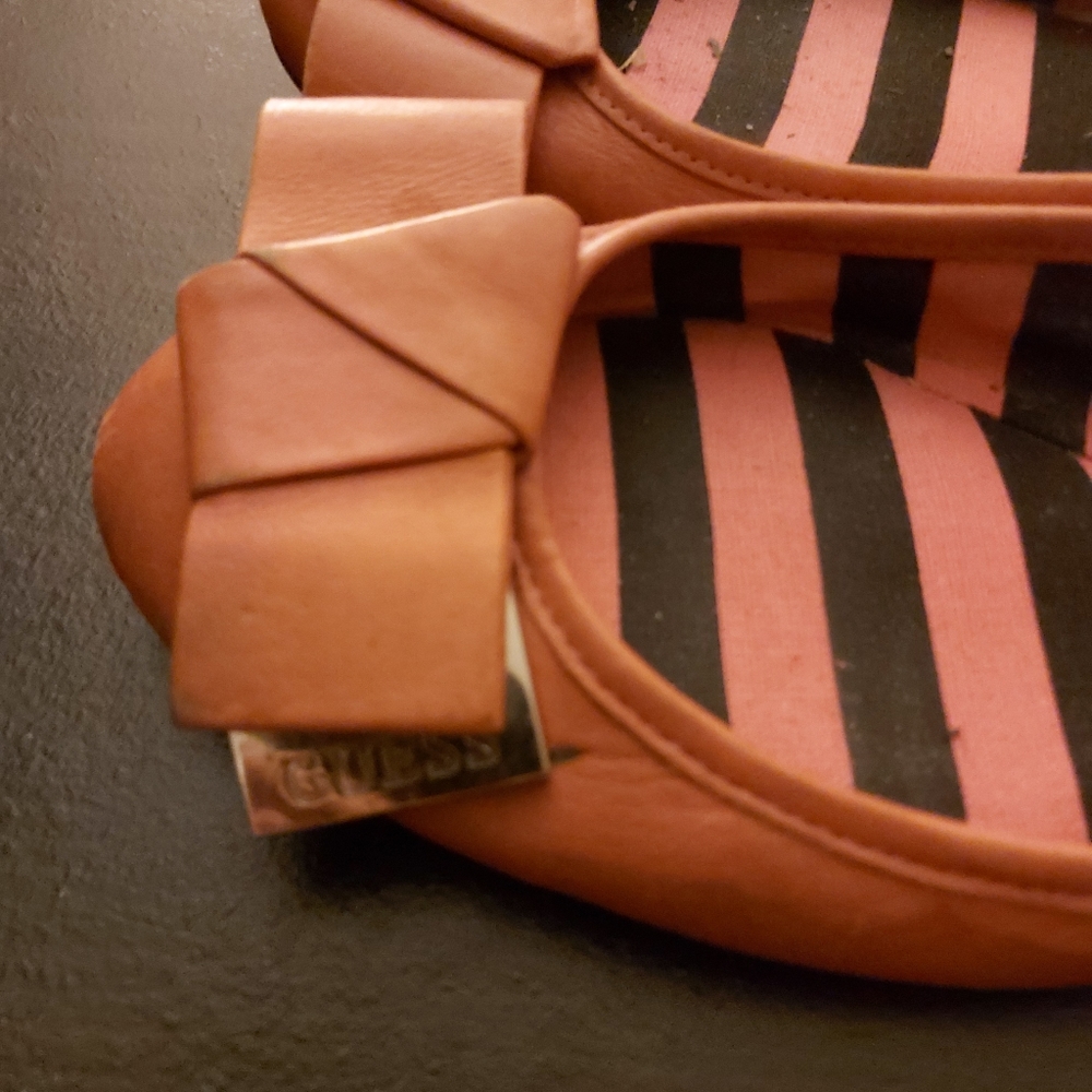 Guess flats - Picture 3 of 4